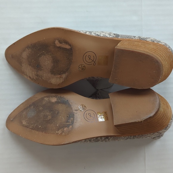 Chinese Laundry Snakeskin Print Western Heeled Booties 7 Gray Silver Metallic - Picture 14 of 16